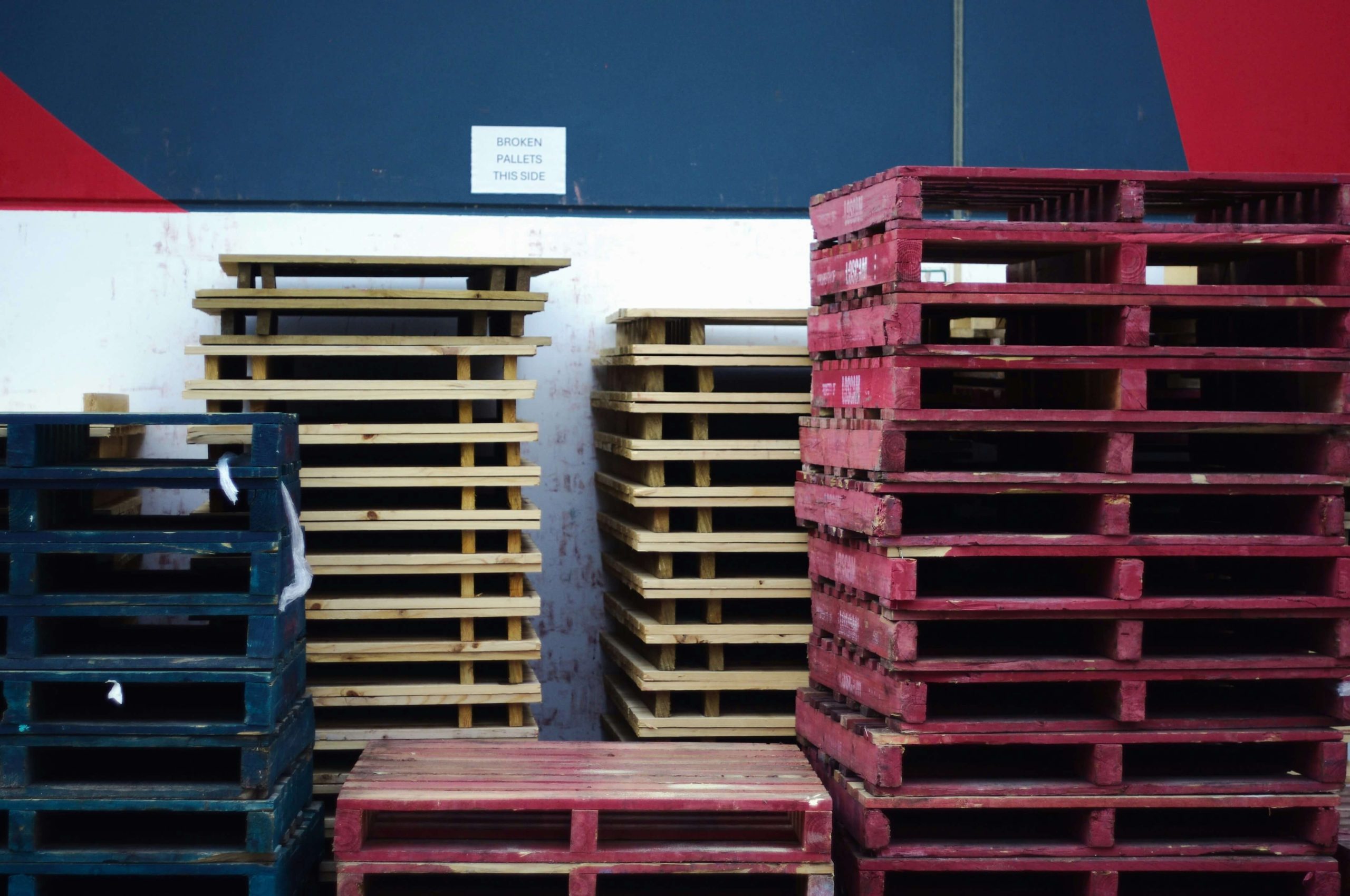 MANUFACTURING clean treated pallets