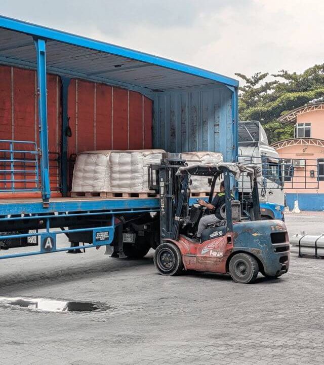 loading truck with forklift